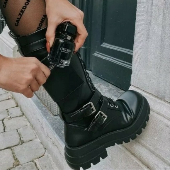 Chunky Platform Boots - Picture 10 of 10